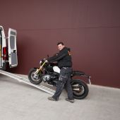 2RadTransporte transportiert Motorräder in Deutschland und Österreich schnell, sicher, zuverlässig und sympathisch von A nach B.