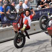 Das etrial.at Team gemeinsam mit bayerischen Freunden bei den BMW Motorrad Days 2019 in Garmisch: vor und nach den Elektro-Trial-Schnupper-Terminen in der BMW Event Arena zeigten die jungen Profis, wie man mit den OSET etrials richtig umgeht.