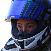 Lucy Glöckner hat beim legendären Pikes Peak groß aufgezeigt und mit der BMW 1000 RR eine Spitzenzeit unter der 10 Minutenmarke in den Asphalt gebrannt. In einem Interview hat sie dem Motorradreporter verraten, was für sie Speed ausmacht und ob sie an der Tourist Trophy teilnehmen wird.