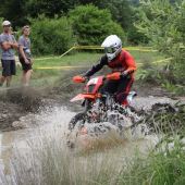 Der Österreicher Philipp Schneider, der auch im Extremenduro zu Hause ist, siegte auf seiner 2 Takt KTM.
