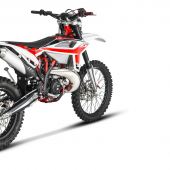 Beta bringt die RR MY 2020 auf den Markt, die erstmals keine Weiterentwicklung des Vorgängermodells, sondern eine vollkommen neue Enduro-Generation mit der Bezeichnung RR darstellen.