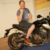 Niederösterreicher gewinnt Wettbewerb von HDI und ÖAMTC Fahrtechnik und erhält eine Honda CB 650R Neo Sports Café.  
