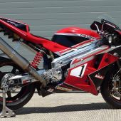 Crighton Racing CR700P - das reinrassige Racingbike.