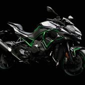 Der Motorradhersteller aus Akashi bleibt der Philosophie des Kompressormotors weiterhin treu. 