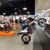 KTM Braumandl hat mit Christian Windhager sicher auch einen der schnellsten KTM Händler Europaweit.