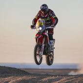 Auf der vierten Etappe der Rallye Dakar 2020 kamen die Mitglieder des Monster Energy Honda Teams im Biwak von Al Ula sehr gut positioniert am Zielort an.