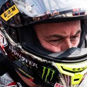 Die TT-Legende John McGuinness wird bei den 2020 Isle of Man TT-Rennen, für Pete Extance's Quattro Plant Bournemouth Kawasaki Team antreten. 