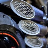 Die Messe Wels und die Arge 2 Rad freuen sich riesig über die sehr gelungene Premiere der moto-austria. Die Messe wurde bereits am Eröffnungstag regelrecht von Motorrad-Enthusiasten aus ganz Österreich gestürmt und es wurden damit die Erwartungen der Veranstalter bei weitem übertroffen. Passend zur Premiere fand am Freitagabend die „Lange Nacht der Motoren“ statt auf welcher im stilvollen Rahmen das Motorrad des Jahres 2020 enthüllt wurde.