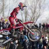 GASGAS Factory Racing hat in Runde zwei der FIM-Motocross-Weltmeisterschaft, dem MXGP der Niederlande auf der kultigen Rennstrecke von Valkenswaard, drei Top-10-Gesamtergebnisse erzielt.