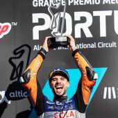 Oliveira gewinnt den zweiten GP der Saison, während Espargaro den 4. Platz im Rennen und den 5. Platz in der MotoGP-Meisterschaftswertung belegt.