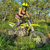 Dass Frauen nicht nur fesch, sondern auch aktiv im Rennsport sind beweist Marina Grubb.