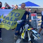 Mit 60 Jahren die Dakar zu finishen ist gewaltig - der Hintergrund allerdings noch mehr.