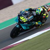 Morbidelli beendet den ersten Tag des Katar-Tests als Siebter; Rossi wird 14. beim Debüt des PETRONAS Yamaha Sepang Racing Teams.