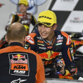 Raul Fernandez holt seinen ersten Moto2-Sieg in einer spektakulären Rookie-Saison! 