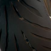 Entdecke den Bridgestone Battlax Sport Touring T32: die neue Bestmarke in dieser Kategorie