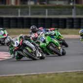Gleich am ersten Rennwochenende in der Supersport 600 Klasse der Internationalen Deutschen Motorrad-Straßenmeisterschaft (IDM) gab es die ersten Punkte für den 16-jährigen Österreicher Andreas Kofler.
