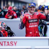 Jack Miller holt sich in einem actionreichen Rennen auf Ducati verdient den Sieg.