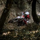Traktion ist im Hard Enduro mehr als entscheidend - Bridgestone ist es gelungen, einen idealen Reifen dafür zu entwickeln.