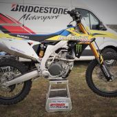 Patrick Mitterbäck weiß wovon er spricht, wenn er die Vorzüge von Bridgestone MX Reifen erklärt.