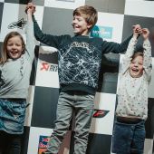 Junge Helden haben die Chance, auf eine besondere Reise zu gehen und die Ausstellung der KTM Motohall auf innovative, spielerische und aufregende Weise zu erkunden.
