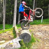 Am Samstag und Sonntag, 19.06.-20.06.21, startete ich in der zweithöchsten Staatsmeisterschaftsklasse und holte mir gleich zu Saisonbeginn zwei Siege auf der GasGas TXT Racing 125 im Trialpark Salzstiegl.