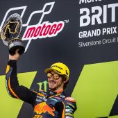 In der Moto2 gewann Remy Gardner von Red Bull KTM Ajo in einem engen Rennen und stand zum vierten Mal in dieser Saison auf dem obersten Treppchen.