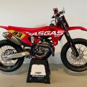 TOP aktuell präsentiert Hanson Schruf seinen GASGAS 450 MC - FLAT TRACK Umbau, um für Yasmin Poppenreiter die perfekte Basis für Podest Plätze zu sichern.