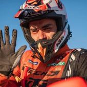 Ein zu Recht begeisterter Danilo Petrucci zeigt die Atmosphäre der Dakar.