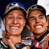 Fabio Quartararo wünscht Marquez alles Gute, warnt aber: "Ich habe die Absicht, den Titel zu verteidigen". Und er sagt: "Der einzige Fahrer, der eine gewisse Wirkung von Ehrfurcht hat, wenn ich ihn sehe, ist Valentino Rossi".
