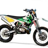 Anlässlich des 80-jährigen Jubiläums der Marke bringt Rieju eine exklusive und limitierte Edition MR 300 80 ANNIVERSARY mit der Dekoration eines der charismatischsten Modelle auf den Markt - der MR 80
