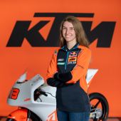 Neben den Rennstrecken ist auch das komplettierte Teilnehmerfeld für die Saison 2022 international. Lena Kemmer aus Österreich steht 2022 wieder am Start und wird um die Podiumsplätze mitmischen.