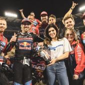 Es war eine herausragende Nacht in Anaheim für das Troy Lee Designs/Red Bull/GASGAS Factory Racing Team, in der beide Klassen auf das Podium fuhren!