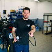 Paul Brauneis hat ein Herz für Motorsport, Oldtimer und natürlich für seine Kundschaft.