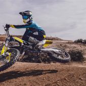 Die neuen TC- und FC-Modelle 2023 von Husqvarna Motorcycles bieten weiterhin echte Motocross-Performance und verbessern das Fahrerlebnis auf der Strecke für alle Fahrer.