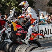 Matthias Walkner kämpft sich durch den Prolog der "Red Bull Romaniacs" !