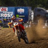 Aaron Plessinger von Red Bull KTM Factory Racing war nahe dran, sich sein zweites 450MX-Podium der Saison zu sichern, und beendete die 9. Runde der AMA Pro Motocross Championship 2022 in New Berlin, New York, als Gesamtvierter. 