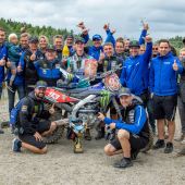 Monster Energy Yamaha Factory MX2-Pilot Jago Geerts hielt seinen Hauptkonkurrenten um den Titel auf Distanz und gewann den entscheidenden Grand Prix bei der 15. Runde der FIM Motocross-Weltmeisterschaft in Uddevalla, Schweden.