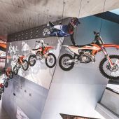 Nervenkitzel, Reiselust und Technik-Knowhow bringt die KTM Motohall mit den Herbstevents in den Terminkalender.