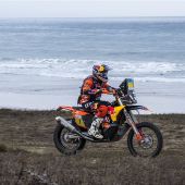 Zu Beginn der vierten Etappe dieser letzten Runde der FIM World Rally-Raid Championship kämpfte der KTM 450 RALLY-Pilot auf der kurzen 100-Kilometer-Prüfung hart, um am Ende des Tages den zweiten Platz zu belegen.