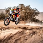 Kevin Benavides von Red Bull KTM Factory Racing lieferte am zweiten Tag der Rallye du Maroc 2022 eine herausragende Leistung ab.
