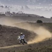 Mit einer starken Fahrt auf der kurzen, letzten Etappe der spanischen Veranstaltung sicherte sich der Husqvarna Factory Racing Fahrer sein zweites Podium in Folge und wurde Vierter in der Gesamtwertung der FIM World Rally-Raid Championship 2022.