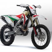 Bimota hat die Kawasaki KX450 in eine leichtere, wettbewerbsfähigere Hard Enduro unter 110kg umgebaut!