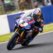 Toprak Razgatlıoğlu und sein Teamkollege Andrea Locatelli beendeten ihre Saison 2022 in der FIM Superbike-Weltmeisterschaft mit einem Podium und drei Top-Fünf-Platzierungen am letzten Renntag auf dem Phillip Island Grand Prix Circuit in Australien.