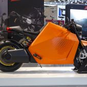 Auf der EICMA 2022 ist auch ein chinesisches Start-up-Unternehmen vertreten, das sich in der Welt der Sportmotorräder etablieren will.