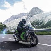 Kawasaki enthüllt auf der EICMA seine Pläne zur Klimaneutralität.