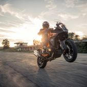  Mit der KTM 1290 SUPER ADVENTURE S haben Motorradfahrer die Möglichkeit über die bisherigen Grenzen hinauszugehen.