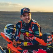 Die Red Bull KTM Factory Racing Fahrer Matthias Walkner, Toby Price und Kevin Benavides sind bereit für die Rallye Dakar 2023.