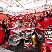 Da er sich nie auf seinen Lorbeeren ausruht, hat Andrea Verona von GASGAS Factory Racing beschlossen, 2023 in der hart umkämpften Enduro2-Klasse anzutreten, um seinen EnduroGP-Weltmeistertitel zu verteidigen.