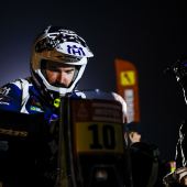 Skyler Howes von Husqvarna Factory Racing hat heute bei der Rallye Dakar erneut eine außergewöhnliche Leistung abgeliefert und belegte auf der vierten Etappe den dritten Platz.
