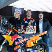 Die KTM Motohall bot den angemessenen Rahmen für einen Besuch des Rallye Dakar Weltmeisters Kevin Benavides.